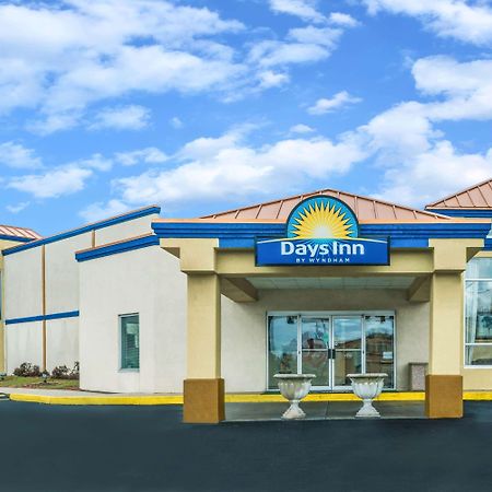 Days Inn By Wyndham Carlisle North Bagian luar foto