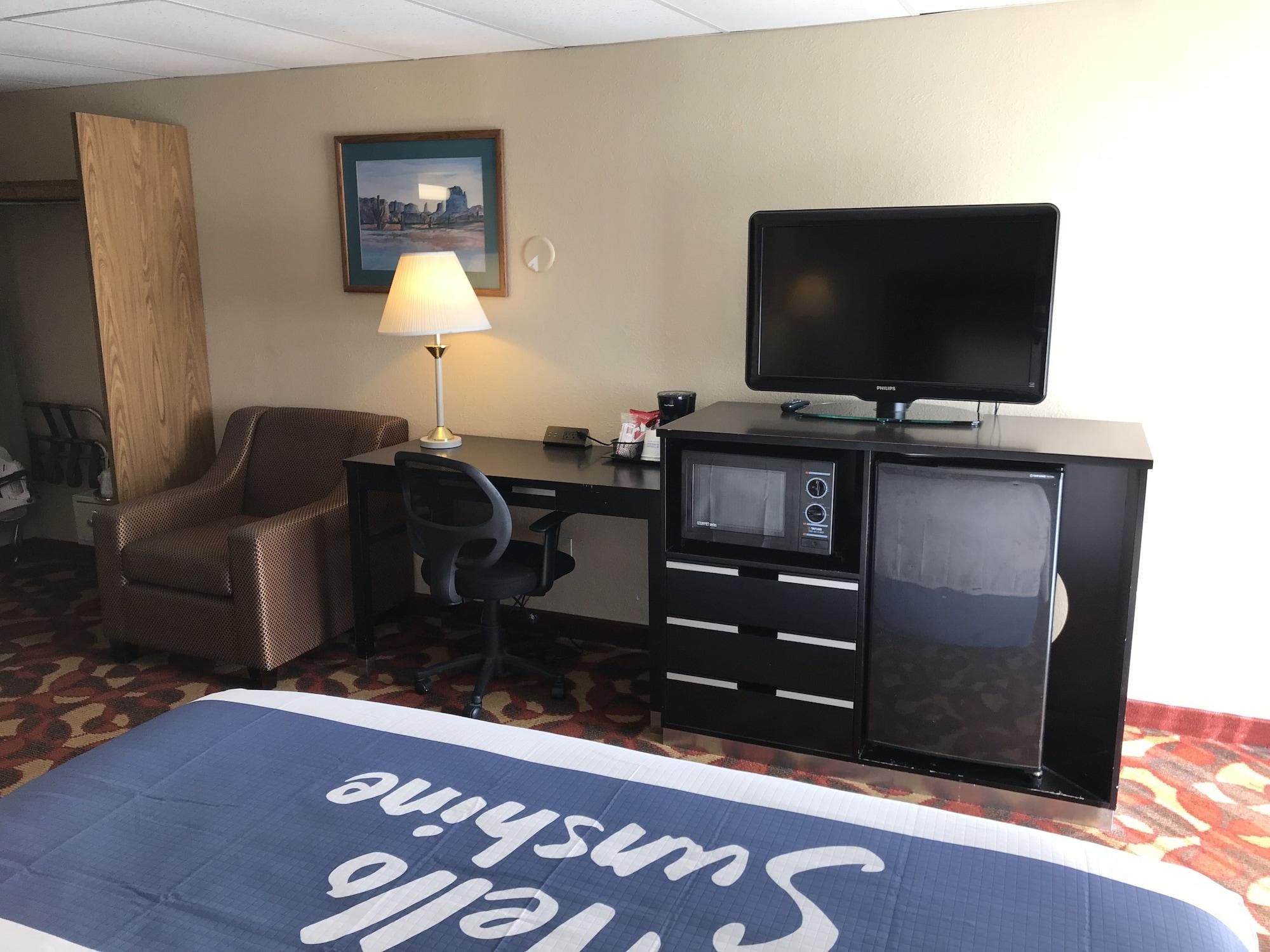 Days Inn By Wyndham Carlisle North Bagian luar foto