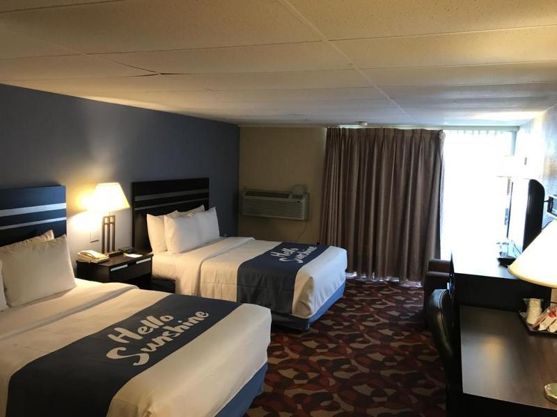 Days Inn By Wyndham Carlisle North Bagian luar foto